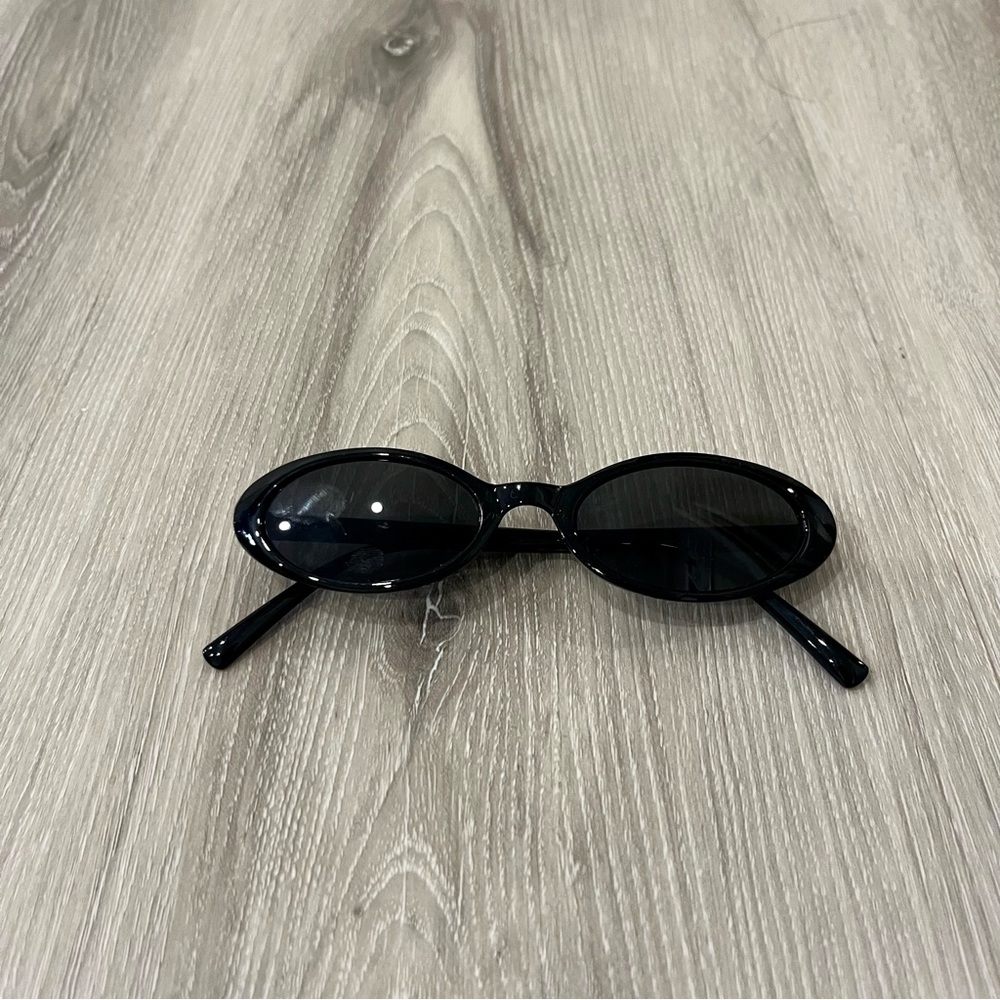 Trendy Black Sunglasses